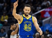 U8娱乐- 最篮点库里三分划破天际 超神表现揭开曼巴面孔 