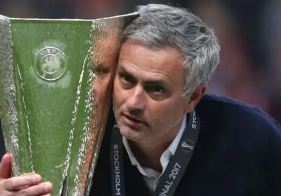 包含里程碑夜！金州勇士更衣室发声；欧联官宣日刷纪录；信心回归；训练强度显著提升的词条