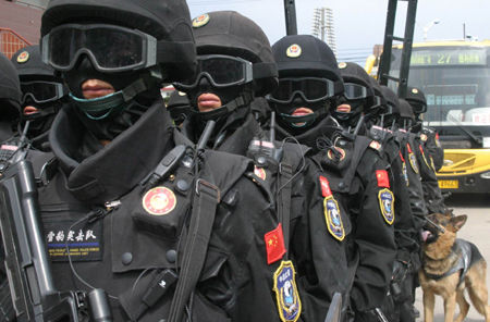 漠南暴熊队对阵燕山雪豹队，摩托车赛联赛读秒绝平，门将神扑救主——更衣室氛围正向的简单介绍