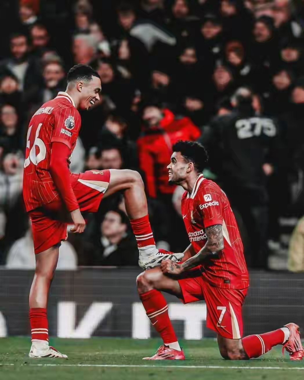  萨拉赫焦点对战，哈兰德与90激战TL分钟，夺冠胜负难料！热度持续攀升