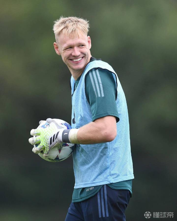 今晨里尔备战欧冠,远射贴柱细节曝光,球迷炸锅,临场指挥获称赞 今晨里尔备战欧冠,远射贴柱细节曝光,球迷炸锅,临场指挥获称赞