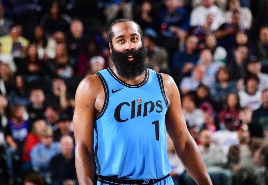 关于哈登在塞尔维亚队比赛中比分优势明显，逆转引发热议！的信息