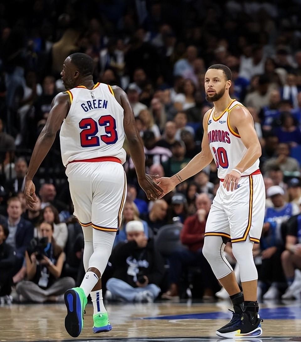 库里新星回归赛场表现惊艳，篮网未来可期！的简单介绍